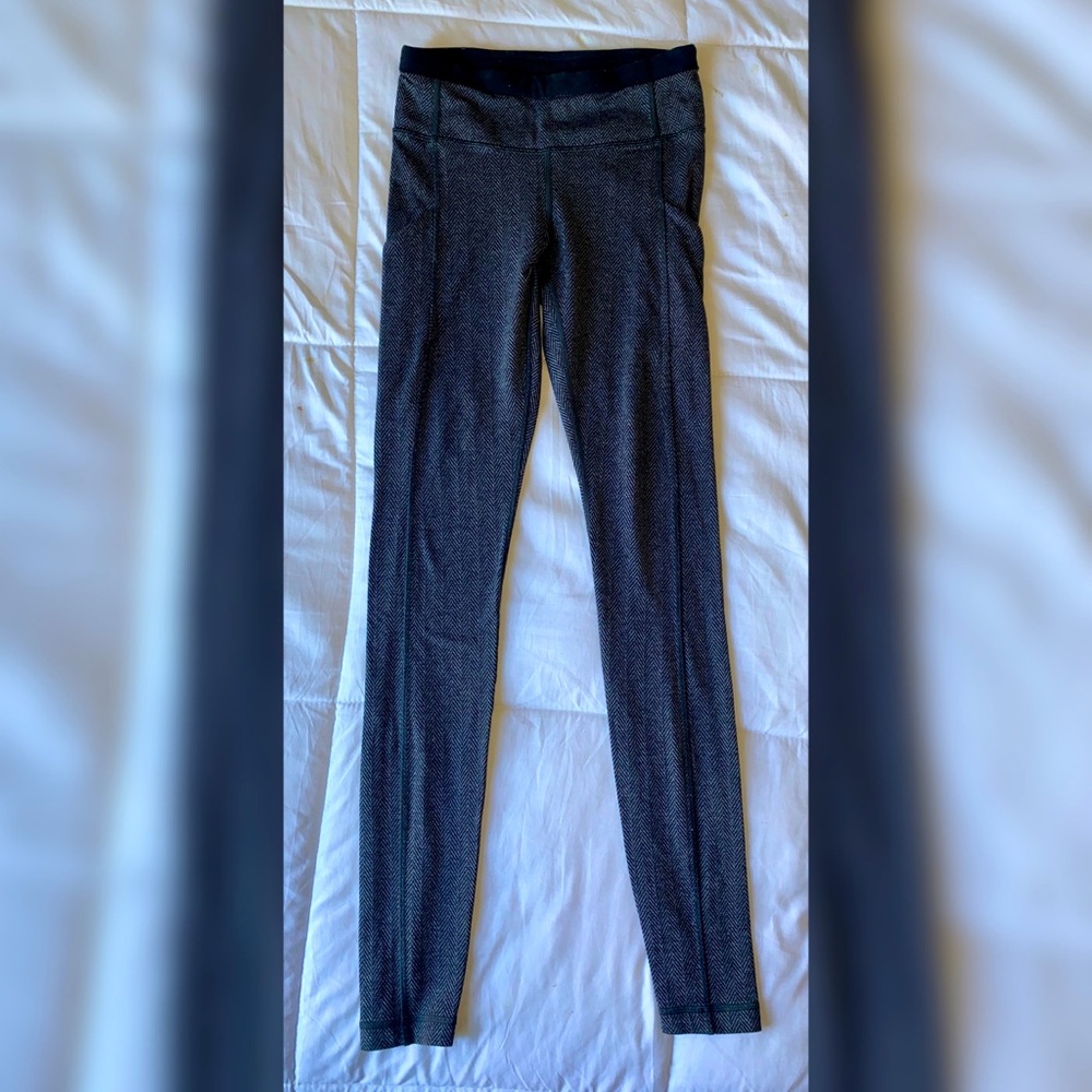 LULULEMON leggings size 4